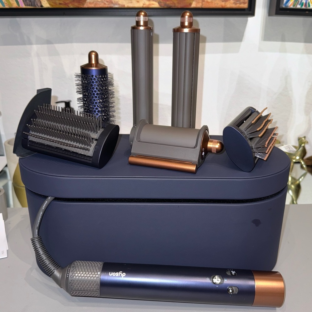 Brand new unused Dyson Airwrap Long Complete
